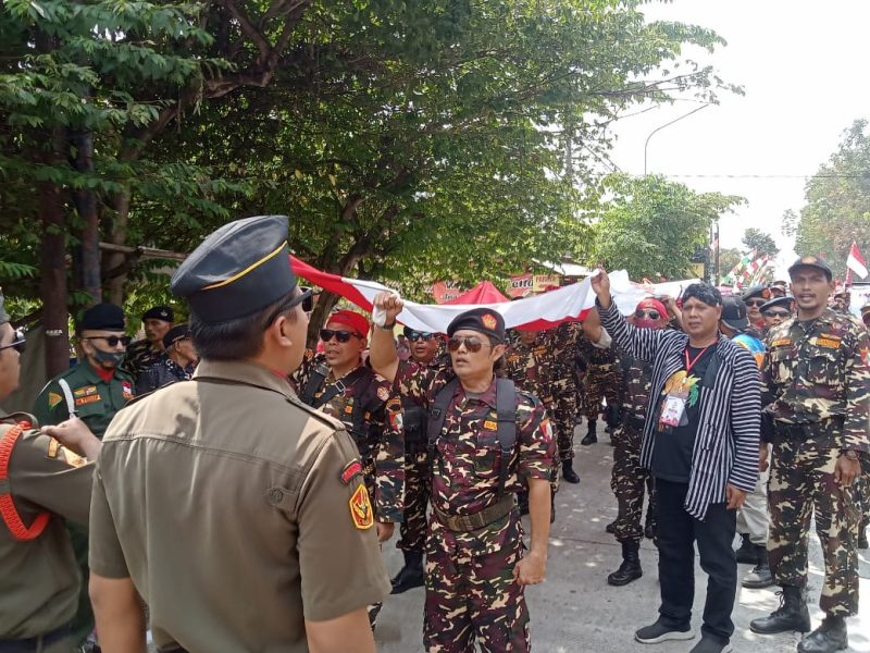 Pembentangan 1000 Meter Bendera Merah Putih Kecamatan Tuntang Tumbuhkan Cinta Tanah Air.