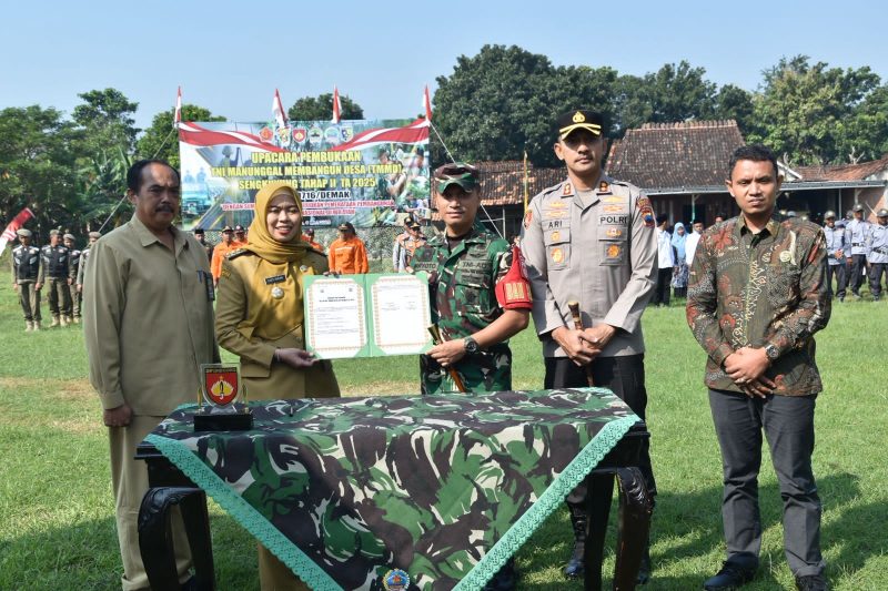 Bupati Demak : TMMD Bukan Hanya Soal Pembangunan Fisik, Tetapi Juga Pembangunan Yang Menyentuh Kehidupan Sosial Kemasyarakatan