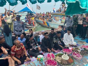 Ribuan Warga Meriahkan Tradisi Sedekah Bumi dan Laut Desa Purworejo Demak